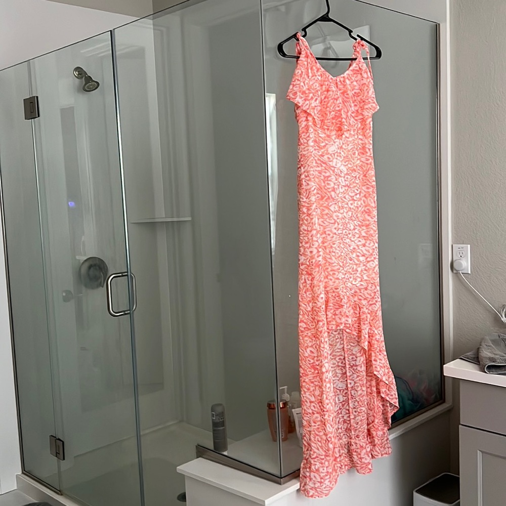High low sleeveless dress